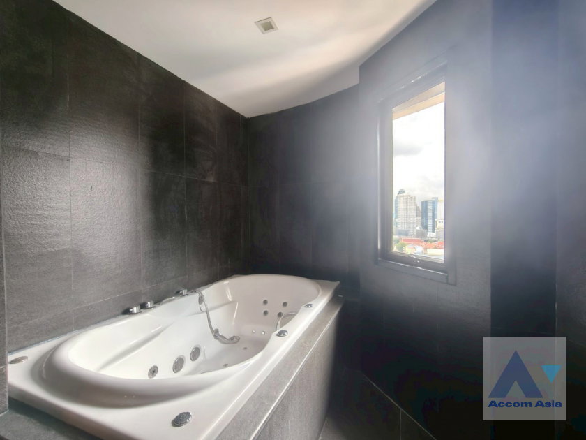 รูป 🔼🔽 AccomA 📩 Spacious room with a large balcony city views.(AA39655) - รูปที่ 16/20