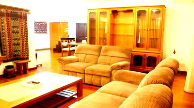 คอนโดให้เช่า : 🔼🔽 AccomA 📩 Pet friendly 2 BR Condominium @Grand Langsuan (20594)