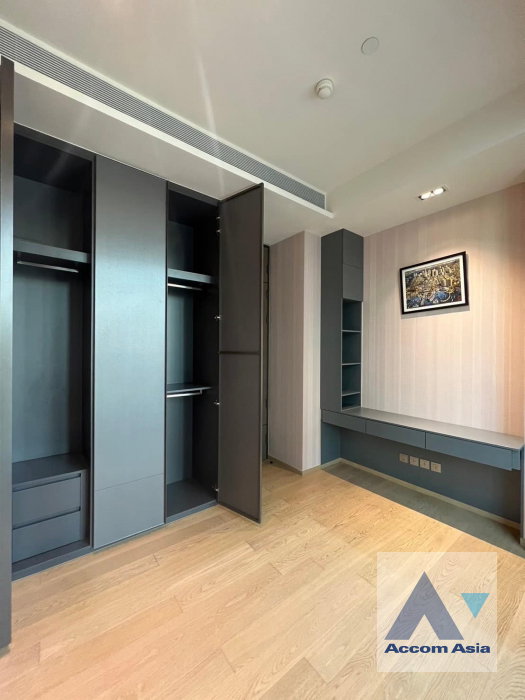 รูป 🔼🔽 AccomA 📩 Modern condominium with dark accents and full glass shower at 28 Chidlom (AA40276) - รูปที่ 6/11