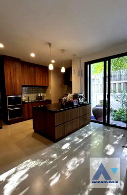 Townhouses for rent Silom and Sathorn Road : 🔼🔽 AccomA 📩  4 BR Townhouse @Modern style (AA44409)