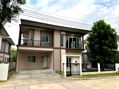 ขายบ้านเดี่ยว : ขายบ้านเดี่ยว 4 ห้องนอน ราคาเพียง 5 ล้านต้นๆ Q District สุขสวัสดิ์ – วงแหวนพระราม 3