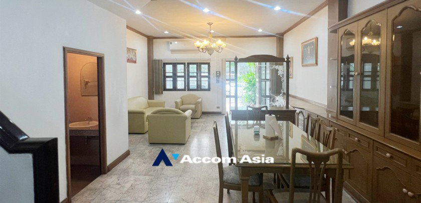 รูป 🔼🔽 AccomA 📩  Classic wood-themed home with full built-ins throughout, located in Phra Khanong (AA32424) - รูปที่ 1/20
