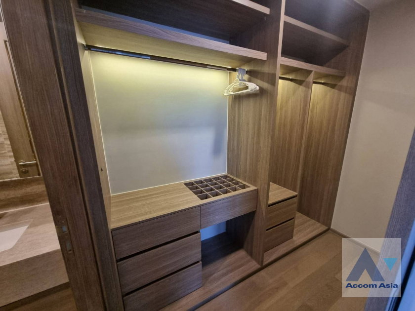 รูป 🔼🔽 AccomA 📩 Refined condo with sleek design and warm lighting (AA41789) - รูปที่ 13/19