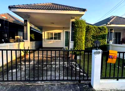 Houses for sale Chiang Mai : Story House for sale! Sankampang, Near Borsarng ,Ouitha Market .