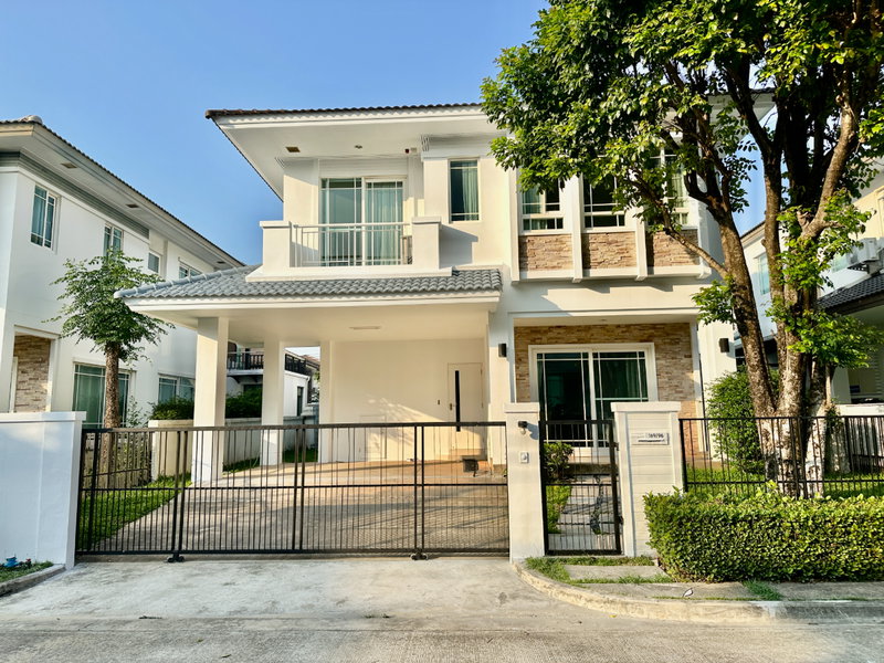 บ้านเดี่ยวให้เช่า : rent ให้เช่าบ้านเดี่ยว 2 ชั้น / 2-Storey Detached house หมู่บ้านมัณฑนา อ่อนนุช - วงแหวน 3 Manthana Onnut - Wongwaen 3 ค่าเช่า 50,000 บาท/เดือน