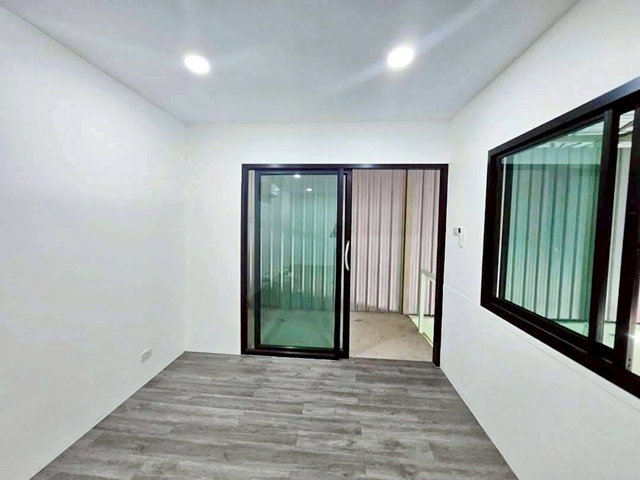 รูป โกดังเชิงพาณิชย์ ให้เช่าโกดังหลังมุม กัลปพฤกษ์ตัดกับถนนกาญจนาภิเษก120 ตร.ม.ทำเลบางแค สำนักงานเขตบางแค 300ม.ถูกที่สุด MRT หลักสอง 2 กม. - รูปที่ 4/8