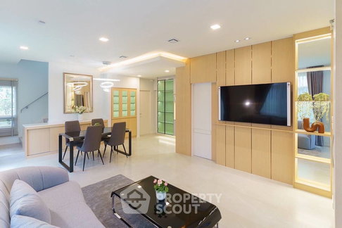 บ้าน 4-ห้องนอน ที่ มัณฑนา บางนา-วงแหวน ใน ดอกไม้ (ID 2773966)