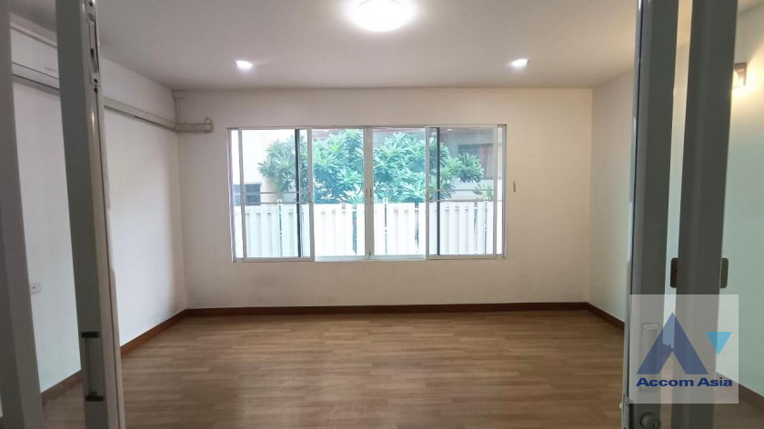 picture 🔼🔽 AccomA 📩 Renovated Townhouse with Open Living Area in Sathorn (AA36392) - 9/18