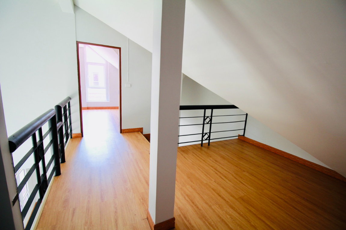 รูป ขายบ้านเดี่ยว 2 ชั้น 64 ตร.วา 4 ห้องนอน รีโนเวทใหม่ทั้งหลัง โครงการไพน์เนอรี่พาร์คบีช ติดหาดสวนสน ระยอง - รูปที่ 27/29