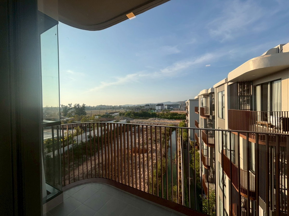 Canvas Ultra Luxury Condo in Bangtao - image 2