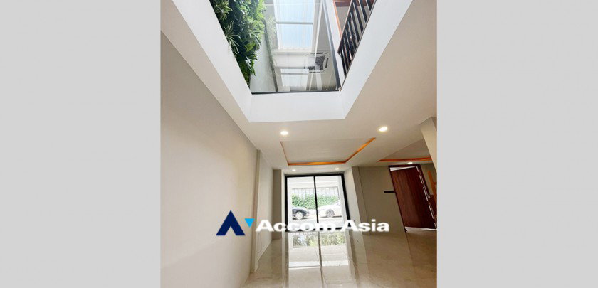 picture 🔼🔽 AccomA 📩  3 BR Townhouse in Khlong Tan Nuea (AA32463) - 10/20