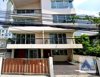 Houses for rent Bangkok : 🔼🔽 AccomA 📩  6 BR House in Yan Nawa (AA41877)
