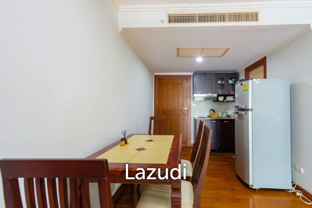 picture THE BEACH PALACE :  Studio room condo near the beach - 3/16