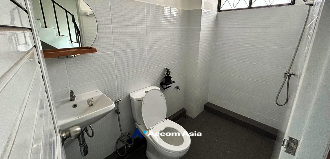 picture 🔼🔽 AccomA 📩 White-tone house with natural charm in Thong Lo (AA34265) - 15/19