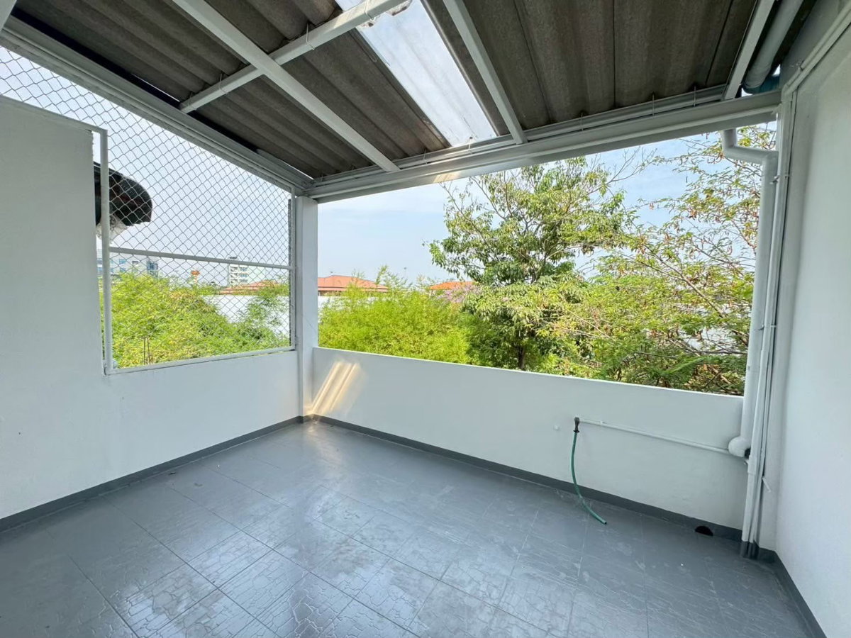 รูป ขายทาวน์เฮ้าส์ 4 ชั้น นวลจันทร์ 31 รีโนเวทใหม่ พร้อมเข้าอยู่ - เจ้าของขายเอง - รูปที่ 8/26