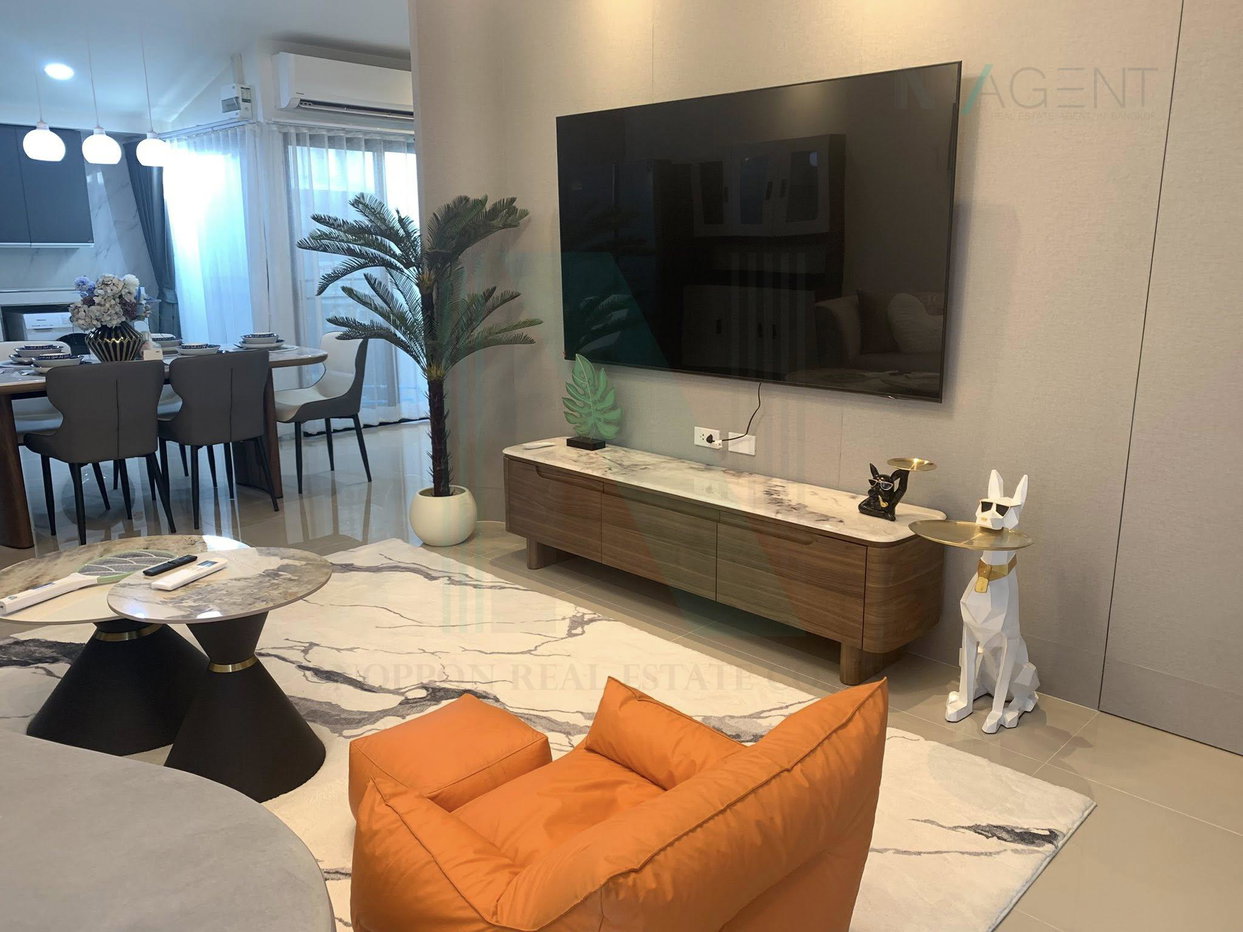 รูป 📌 ให้เช่าทาวน์เฮาส์ 2 ชั้น พลีโน่ สุขุมวิท - บางนา 4 3 ห้องนอน 3 ห้องน้ำ - รูปที่ 2/8