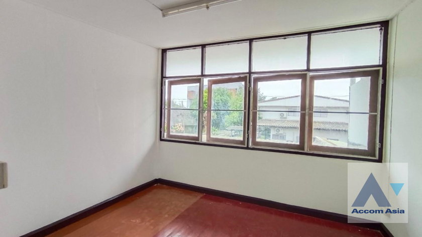 รูป 🔼🔽 AccomA 📩  5 BR House in Chan Kasem (AA40986) - รูปที่ 16/19