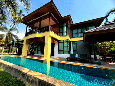 Houses for rent Nong Prue, Chonburi : Pool Villa for Rent | The Village Horseshoe Point ✨  Beautifully renovated 2-storey pool villa on a quiet corner plot near Lake Mabprachan