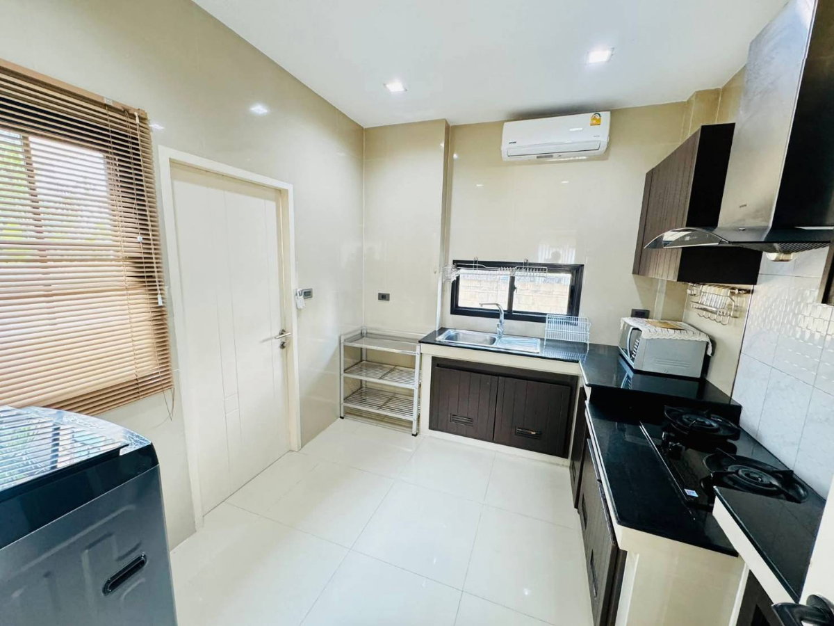 รูป ให้เช่าบ้านเดี่ยว หมู่บ้านเศรษฐสิริ สันทราย-เชียงใหม่ พร้อมเฟอร์นิเจอร์ และเครื่องใช้ไฟฟ้าครบ (R1010) T.0946511456 - รูปที่ 3/6