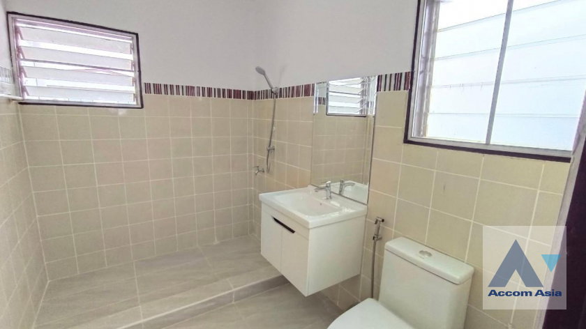 รูป 🔼🔽 AccomA 📩  5 BR House in Chan Kasem (AA40986) - รูปที่ 19/19