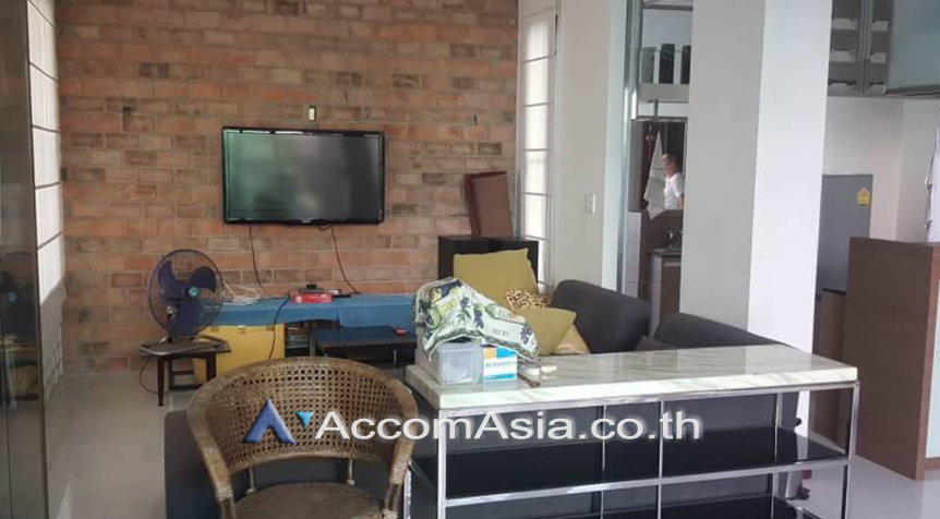 รูป 🔼🔽 AccomA 📩 Spacious home with classic wooden interior in Sathorn (AA25179) - รูปที่ 10/14