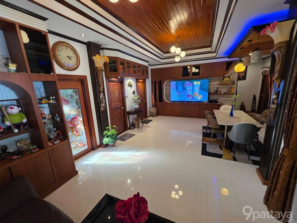 รูป ให้เช่า บ้านเดี่ยว | พัทยา – ห้วยใหญ่ ชลบุรี ✨ บ้านเดี่ยวสไตล์รีสอร์ท 3 ห้องนอน / 3 ห้องน้ำ • พื้นที่สวนขนาดใหญ่ รอบบ้าน • - รูปที่ 4/11