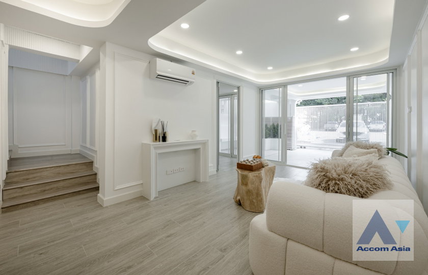 รูป 🔼🔽 AccomA 📩 Newly Renovated 3-Storey Townhome for Living & Investment - รูปที่ 7/20