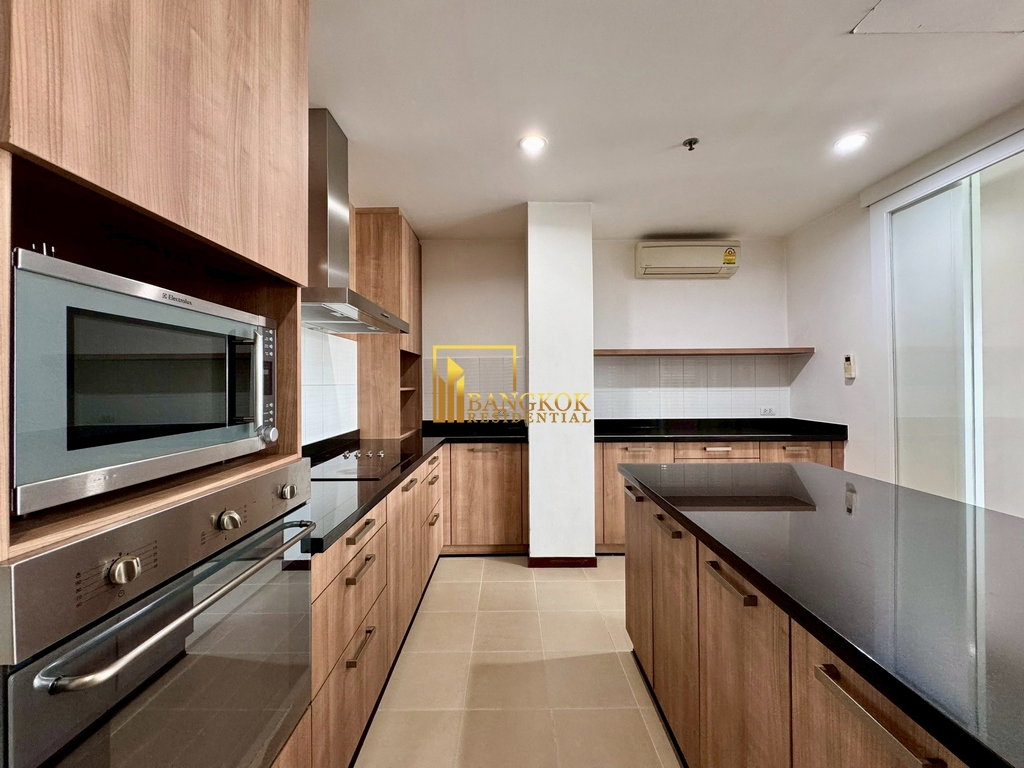 รูป Luxurious 3 Bedroom Apartment in Phrom Phong - BR0474AP - รูปที่ 15/50