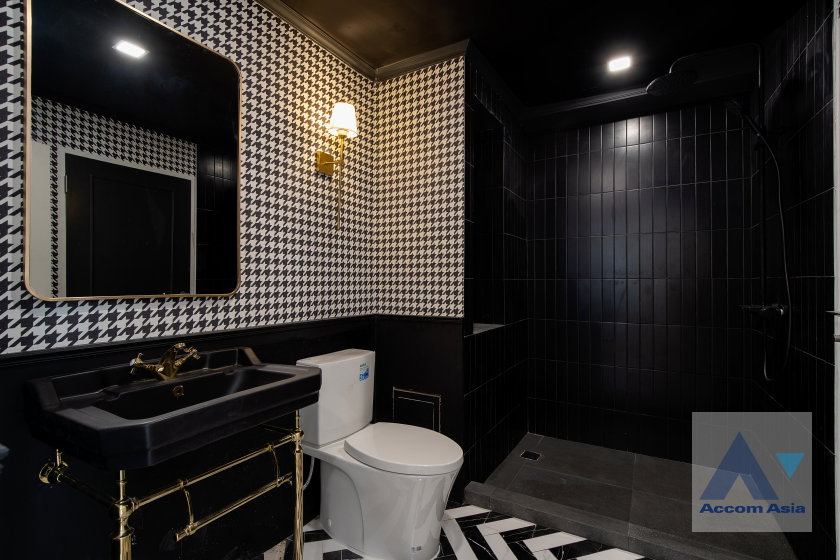 รูป 🔼🔽 AccomA 📩 Duplex Condo,Huge Terrace,Newly renovated 4 BR Condominium @Supalai Place   (AA45148) - รูปที่ 9/11