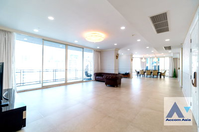 Condos for sale Wattana Wittaya Academy : 🔼🔽 AccomA 📩 Luxury Spacious Condo for Sale – Bright City View | Prime Location @Royce Private Residences