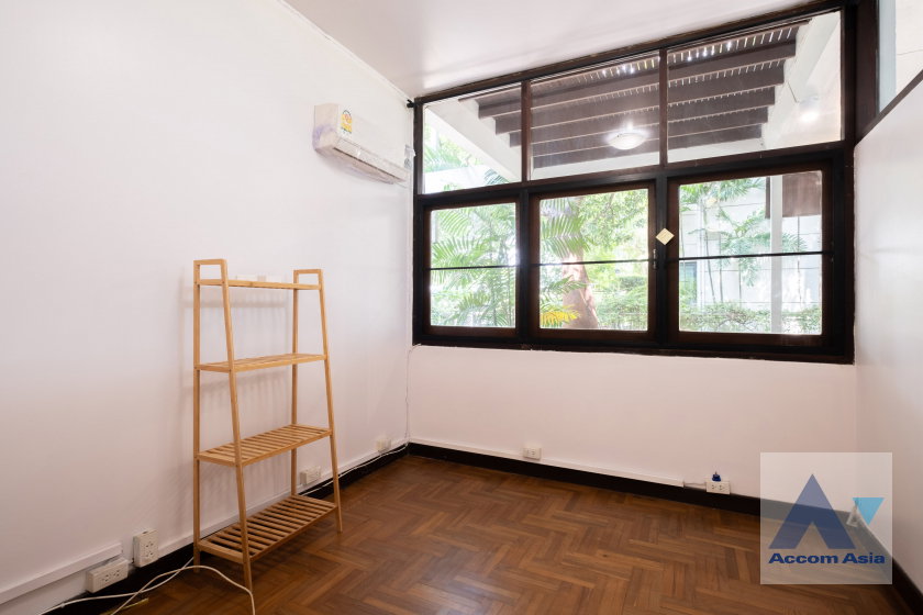 picture 🔼🔽 AccomA 📩  4 BR House in Phra Khanong (AA41570) - 12/20