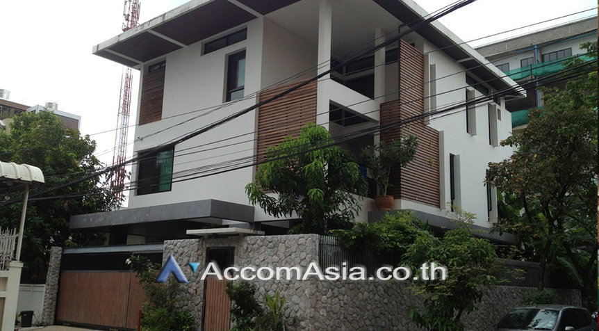 รูป 🔼🔽 AccomA 📩 Spacious home with classic wooden interior in Sathorn (AA25179) - รูปที่ 2/14