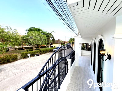 Houses for sale : Below market price – clear deal.