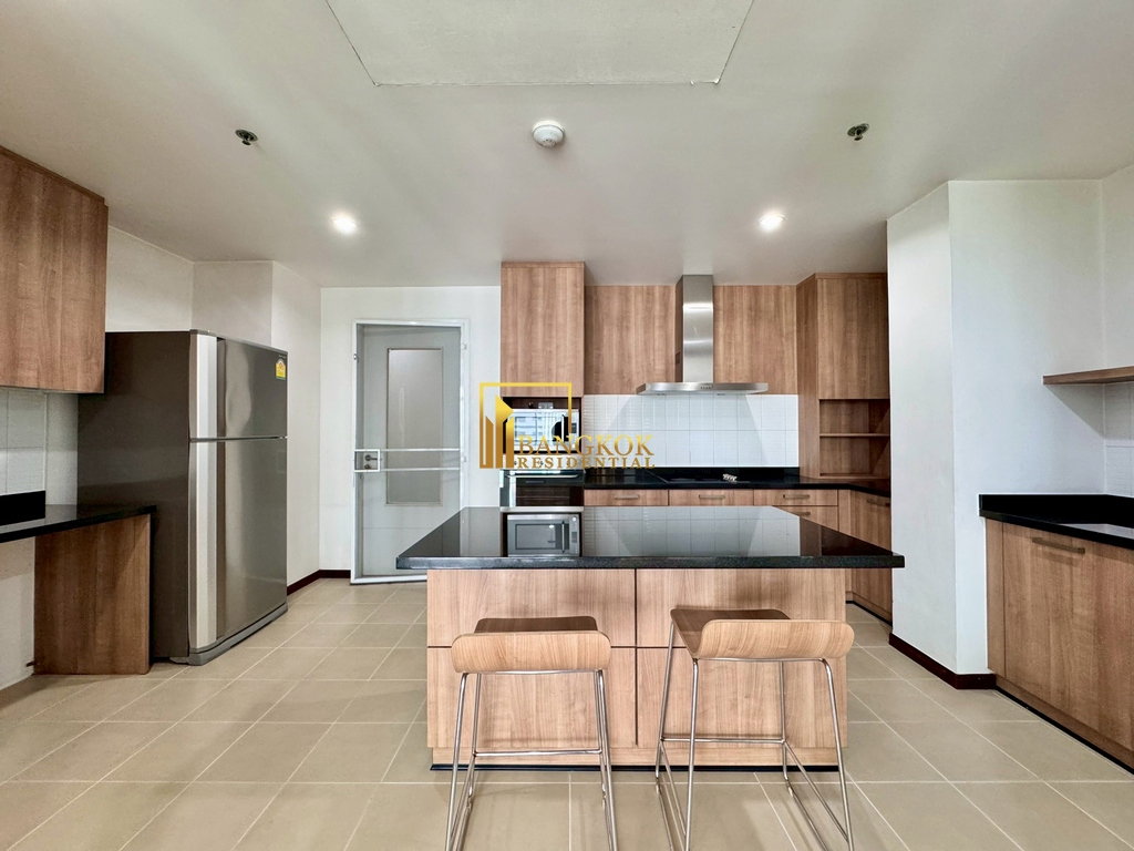 รูป Luxurious 3 Bedroom Apartment in Phrom Phong - BR0474AP - รูปที่ 12/50