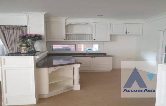 picture 🔼🔽 AccomA 📩  4 BR House @ (AA36983) - 9/12