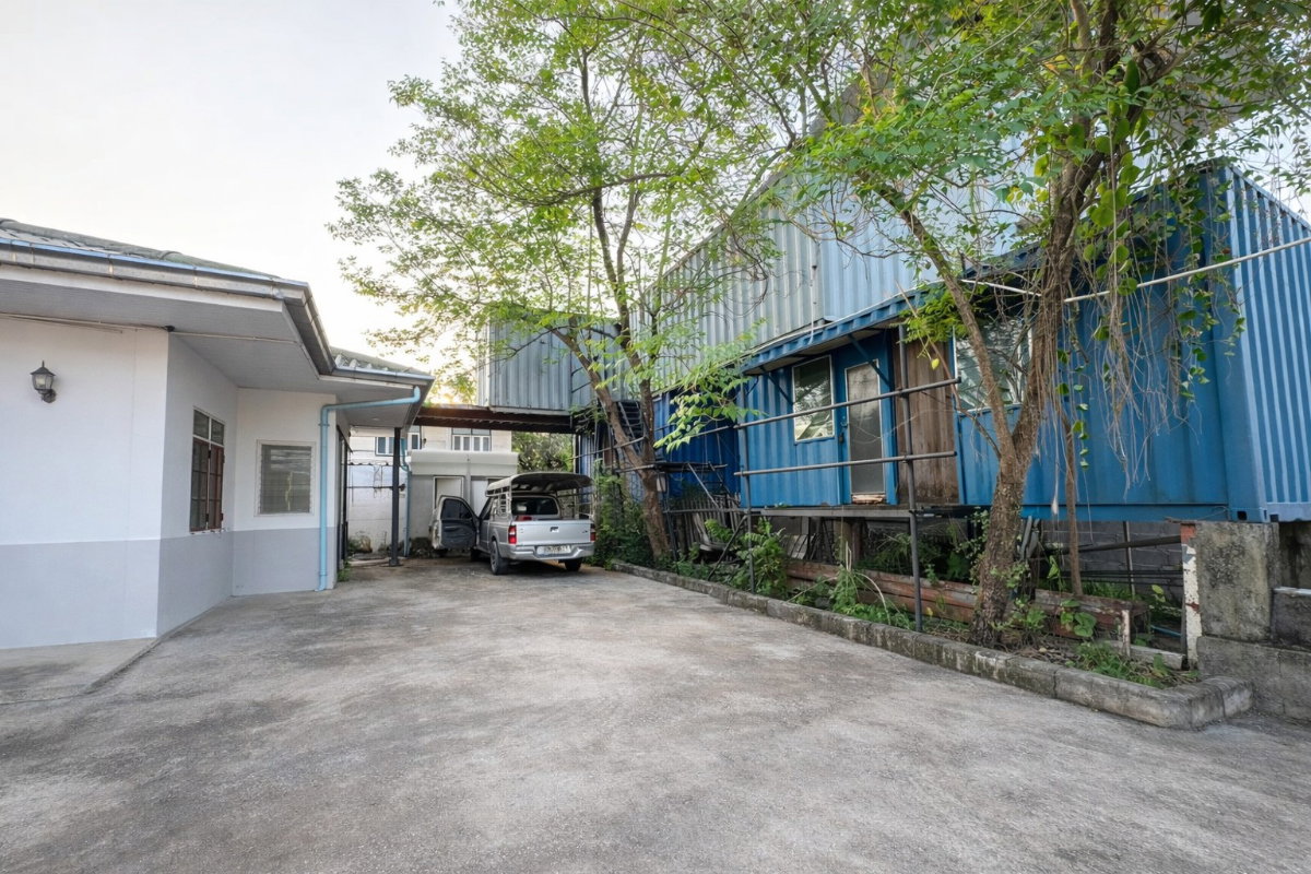 รูป ขายที่ดินพร้อมสิ่งปลูกสร้าง  ทำเลประเสริฐมนูญกิจ 48 ตรงข้าม Chocolate Ville - รูปที่ 4/7