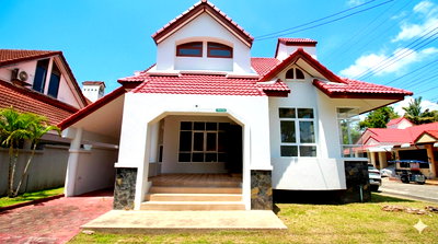 Houses for sale Muang Rayong : For Sale Fully Renovated 2-Storey Detached House, 64 sq.wah, 4 Bedrooms, Pineary Park Beach, Suan Son Beach, Rayong