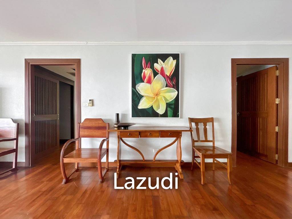 picture The Beach Palace : 2 Bed Condo Beach Front - 13/31
