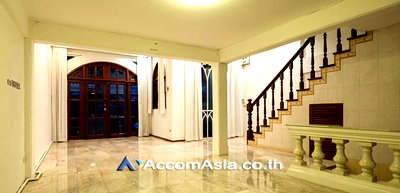 Houses for rent Soi Ekamai (Sukhumvit 63) : 🔼🔽 AccomA 📩  5 BR House @Ekkamai Villas (2520691)