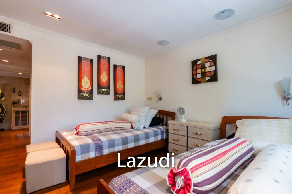 picture THE BEACH PALACE :  3 Bed Seaview Condo at Cha-am - 18/32