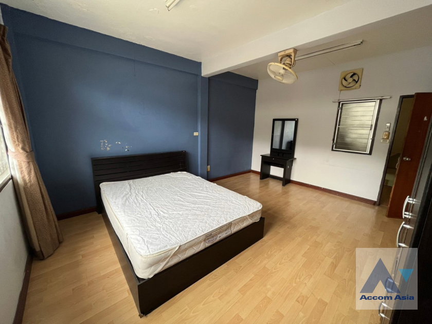 picture 🔼🔽 AccomA 📩  3 BR Townhouse in Phra Khanong Nuea (AA32594) - 6/20