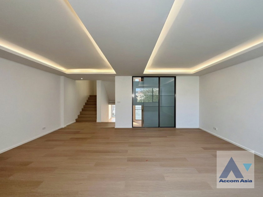รูป 🔼🔽 AccomA 📩 Newly renovated 5 BR Townhouse in Phra Khanong Nuea (AA45540) - รูปที่ 9/20