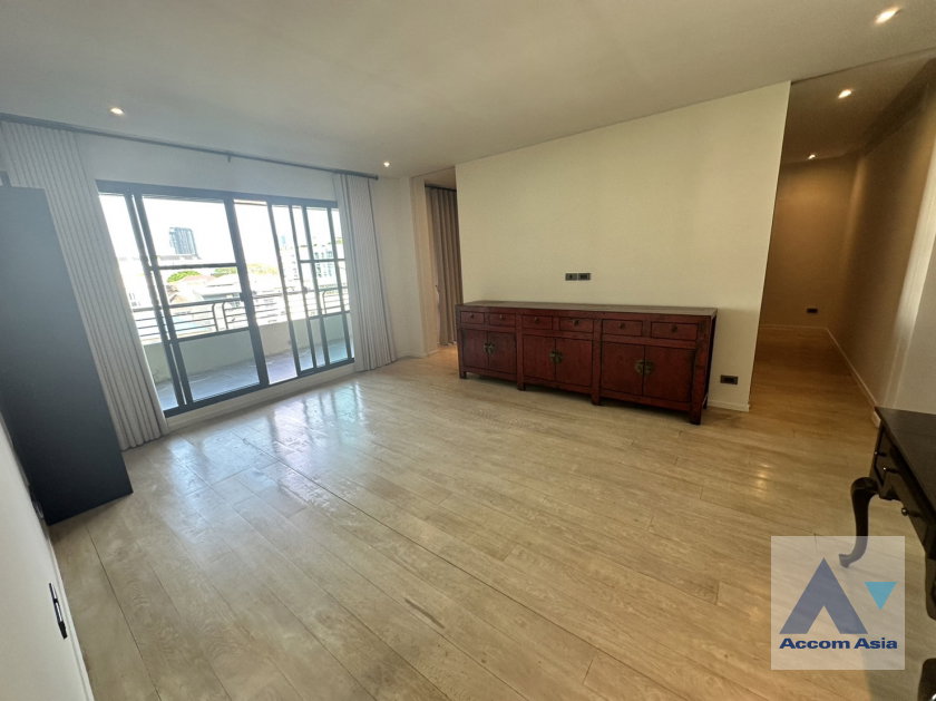 รูป 🔼🔽 AccomA 📩 Elegant Condominium in Prime Sathorn with Dual Entrances (20798) - รูปที่ 6/17