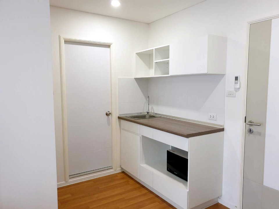 รูป คอนโดให้เช่า ลุมพินี เพลส บางนา กม.3 (ถูกที่สุด!!! กว้าง 26 ตร.ม) ของใช้ครบครัน!!! - รูปที่ 6/13