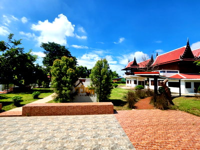 Apartment building for rent ม.เทคโนโลยีราชมงคลสุวรรณภูมิศูนย์วาสุกรี : 📢 For Rent ✨ RARE ITEM ✨ Tawipob Cafe, Ayutthaya Prime Riverside Location | Iconic Heritage Style | Ready to Business