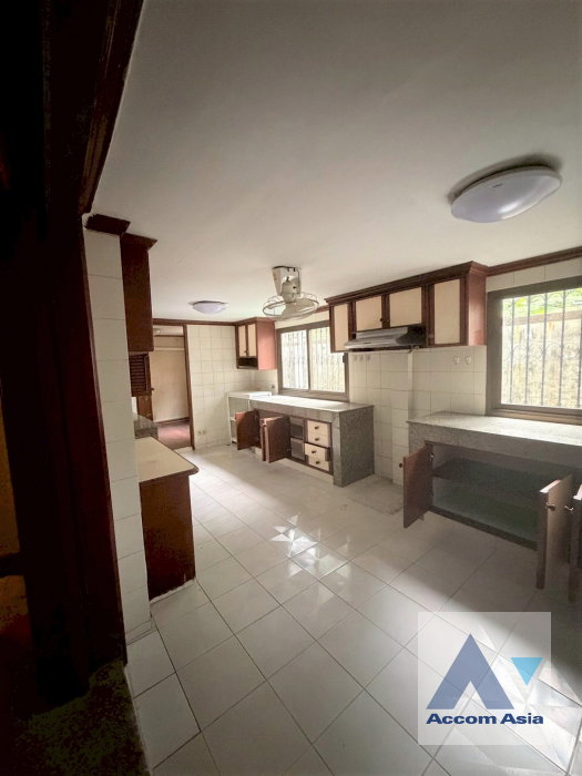 รูป 🔼🔽 AccomA 📩 Home Office 8 BR Townhouse in Khlong Tan Nuea (AA45687) - รูปที่ 15/16