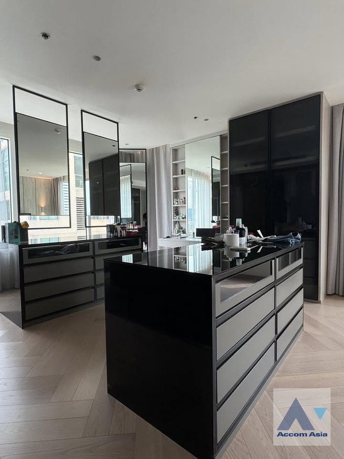 รูป 🔼🔽 AccomA 📩 Pet friendly,Fully Furnished 2 BR Condominium @Royal Saladaeng (AA43394) - รูปที่ 16/20