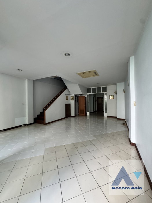 picture 🔼🔽 AccomA 📩 Home Office 6 BR House in Khlong Tan Nuea (AA45688) - 1/16