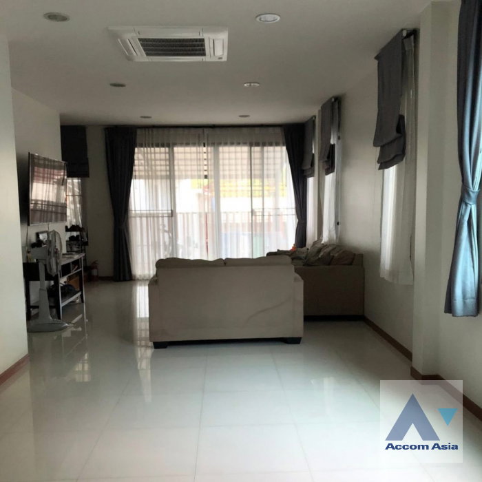 รูป 🔼🔽 AccomA 📩  4 BR Townhouse in Bang Chak (AA44632) - รูปที่ 1/8