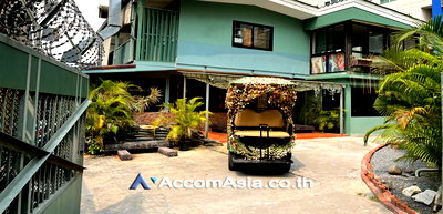 Houses for rent Bangkok : 🔼🔽 AccomA 📩 Home Office 3 BR House in Khlong Toei Nuea (1718377)